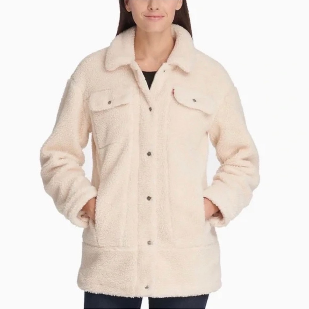 Levi’s Women’s Oversized Sherpa Trucker teddy Jacket cream off white ecru